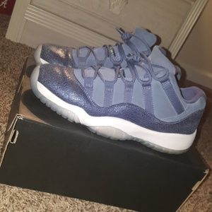 Air Jordan Retro 11 ( Blue Moon )